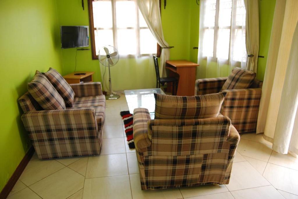 Prestige Resort Cottages Ентебе Екстериор снимка