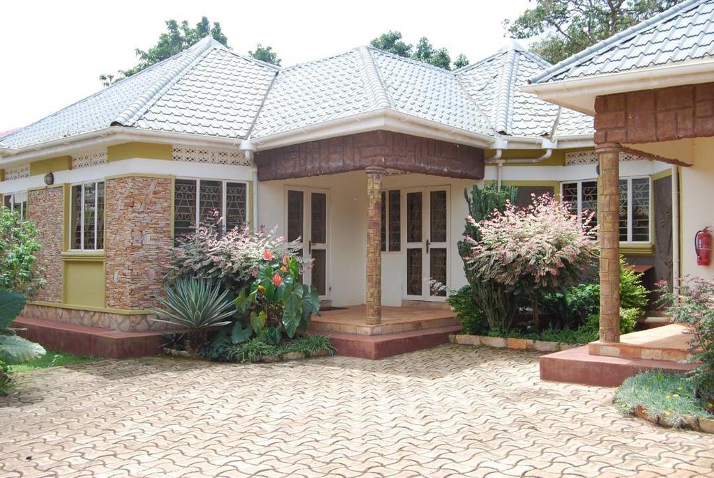 Prestige Resort Cottages Ентебе Екстериор снимка